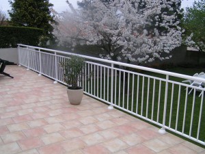 pose de barrière de protection terrasse blanche (cholet)