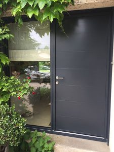 Porte d'entrée vitrée gris alu